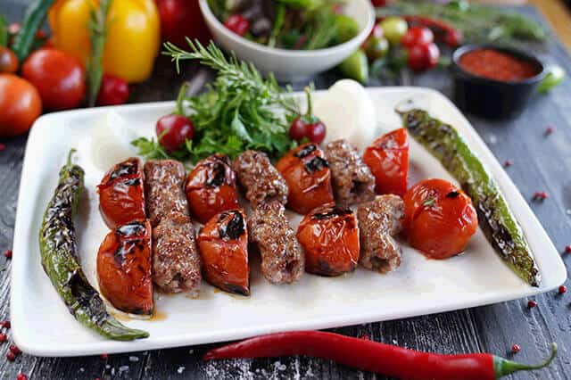 DOMATESLİ KEBAP