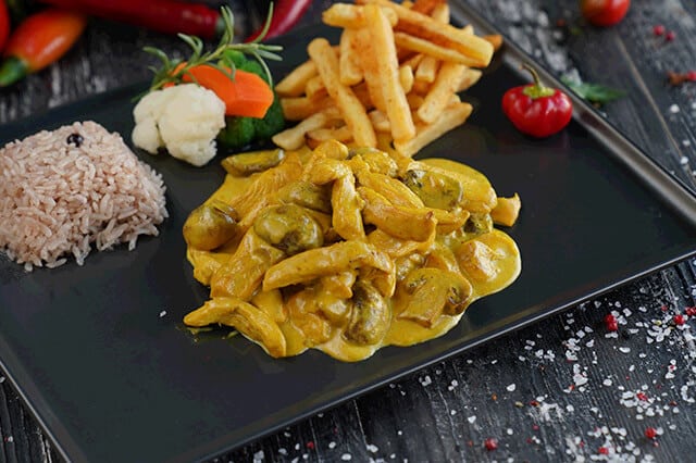 KÖRİ SOSLU TAVUK