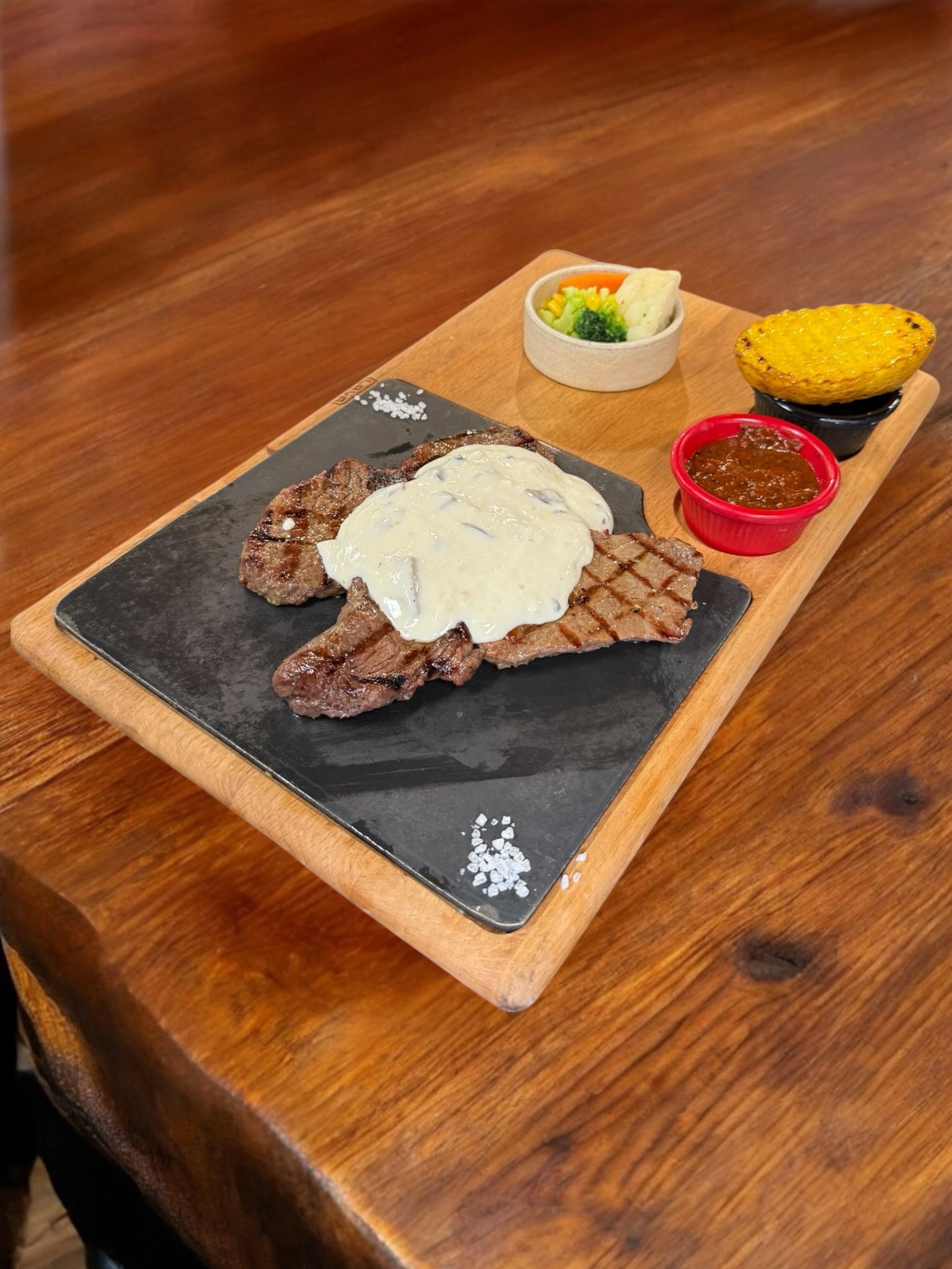 MANTAR SOSLU STEAK
